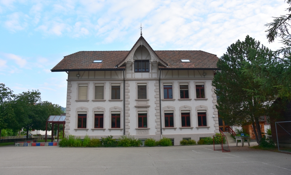 Schulhaus Zäziwil